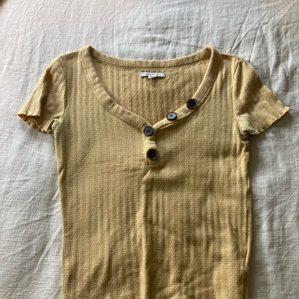 American Eagle Outfitters Yellow Buttoned Short Sleeve Top